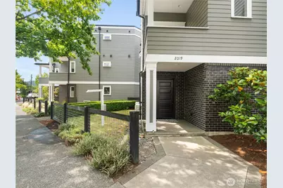2019 Cornwall Avenue, Bellingham, WA 98225 - Photo 2