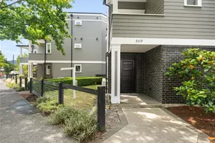 2019 Cornwall Ave, Bellingham, WA 98225 - Photo 2