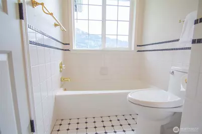 562 W Lake Samish Drive, Bellingham, WA 98229 - Photo 16