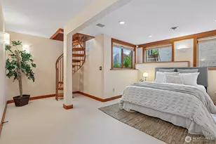 1514 NE 70th St, Seattle, WA 98115 - Photo 32