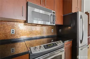 1026 NE 65th St, Seattle, WA 98115 - Photo 8