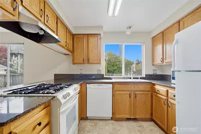 12402 107th Place NE, Kirkland, WA 98034 - Photo 6