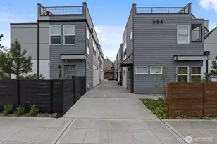 9002 15th Ave SW, Seattle, WA 98106 - Photo 2
