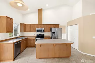 8307 210th Ave Ct E, Bonney Lake, WA 98391 - Photo 6