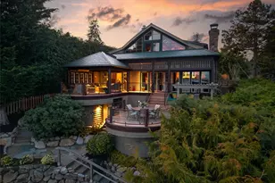 1121 Irene Pl NE, Bainbridge Island, WA 98110 - Photo 2