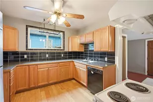 819 S Prospect St, Tacoma, WA 98405 - Photo 10