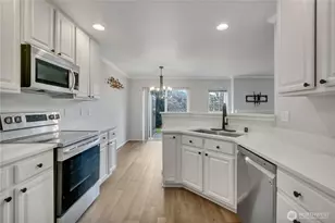 10030 Holly Dr, Everett, WA 98204 - Photo 14