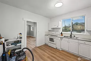 2204 S 12th St, Tacoma, WA 98405 - Photo 10