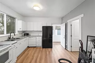 2204 S 12th St, Tacoma, WA 98405 - Photo 12