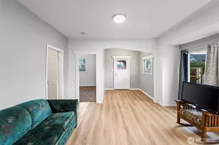 2204 S 12th St, Tacoma, WA 98405 - Photo 12