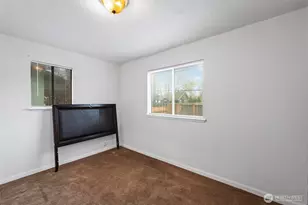 2204 S 12th St, Tacoma, WA 98405 - Photo 16
