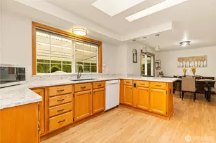 560 N Sunset Dr, Camano Island, WA 98282 - Photo 18