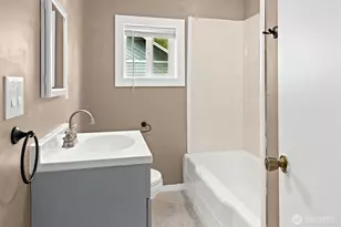 9055 Yakima Ave, Tacoma, WA 98444 - Photo 14