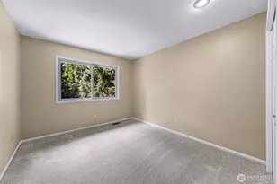 25827 NE 9th St, Sammamish, WA 98074 - Photo 16