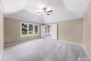 25827 NE 9th St, Sammamish, WA 98074 - Photo 14