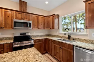 945 NW Heller St, Oak Harbor, WA 98277 - Photo 18