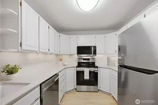 2040 13th Ave W, Seattle, WA 98119 - Photo 12