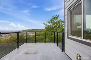2040 13th Ave W, Seattle, WA 98119 - Photo 4
