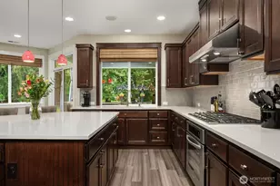 21298 SE 25th St, Sammamish, WA 98075 - Photo 10