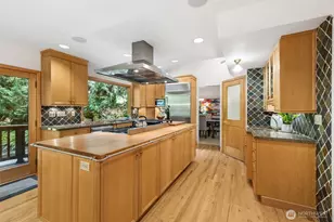 25300 SE Mirrormont Way, Issaquah, WA 98027 - Photo 8