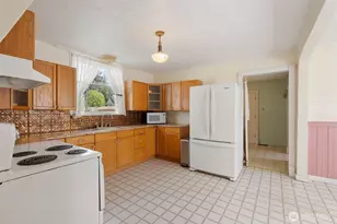 726 E St, Centralia, WA 98531 - Photo 8