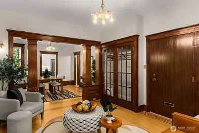 2909 Franklin Avenue E #A, Seattle, WA 98102 - Photo 2