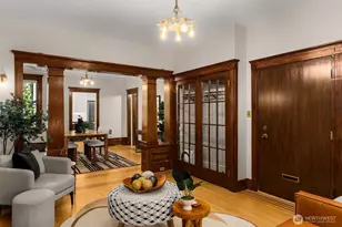2909 Franklin Ave E, Seattle, WA 98102 - Photo 2