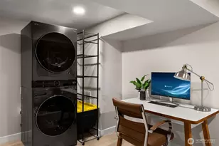 2909 Franklin Ave E, Seattle, WA 98102 - Photo 30