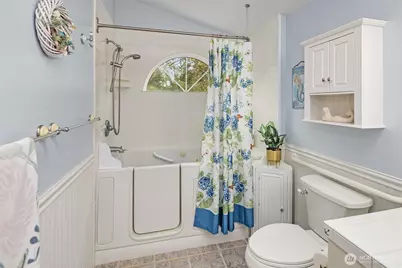 646 Island Cir SE, Ocean Shores, WA 98569 - Photo 14