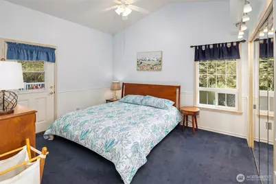 646 Island Cir SE, Ocean Shores, WA 98569 - Photo 12