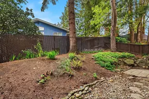 23015 Edmonds Way, Edmonds, WA 98020 - Photo 2