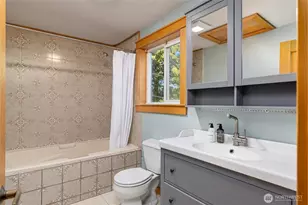 6420 NE Tara Ln, Bainbridge Island, WA 98110 - Photo 32