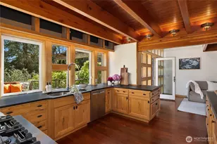 6420 NE Tara Ln, Bainbridge Island, WA 98110 - Photo 10