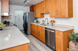 2501 Canterbury Ln E, Seattle, WA 98112 - Photo 14