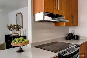 2501 Canterbury Ln E, Seattle, WA 98112 - Photo 10