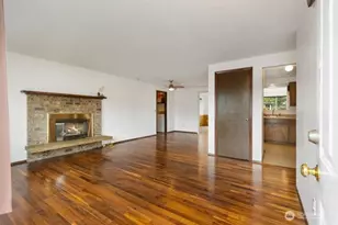 8704 48th Dr NE, Marysville, WA 98270 - Photo 4