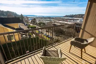 2253 Gilman Dr W, Seattle, WA 98119 - Photo 8