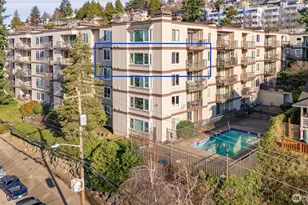 2253 Gilman Dr W, Seattle, WA 98119 - Photo 32