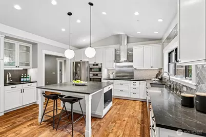12405 NE 108th Place, Kirkland, WA 98033 - Photo 14