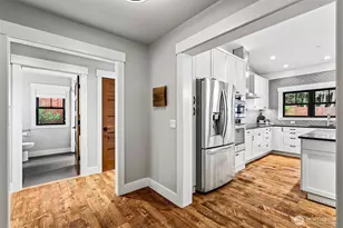 12405 NE 108th Pl, Kirkland, WA 98033 - Photo 6