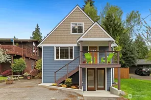 2122 N 128th St, Seattle, WA 98133 - Photo 2