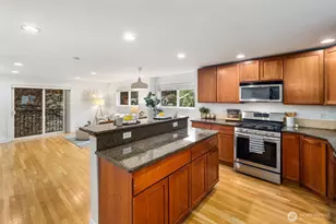 337 N 105th St, Seattle, WA 98133 - Photo 16