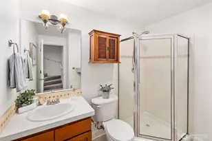 337 N 105th St, Seattle, WA 98133 - Photo 10
