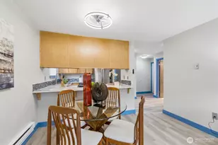 20301 19th Ave NE, Shoreline, WA 98155 - Photo 2