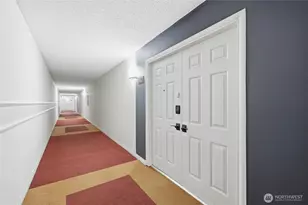 2565 Dexter Ave N, Seattle, WA 98109 - Photo 2