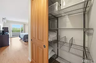 2565 Dexter Ave N, Seattle, WA 98109 - Photo 22