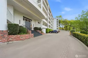 2565 Dexter Ave N, Seattle, WA 98109 - Photo 40