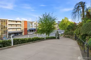 2565 Dexter Ave N, Seattle, WA 98109 - Photo 38
