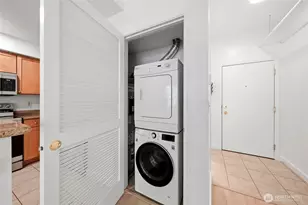 300 10th Ave, Seattle, WA 98122 - Photo 8