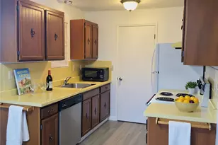 8848 Interlake Ave N, Seattle, WA 98103 - Photo 14